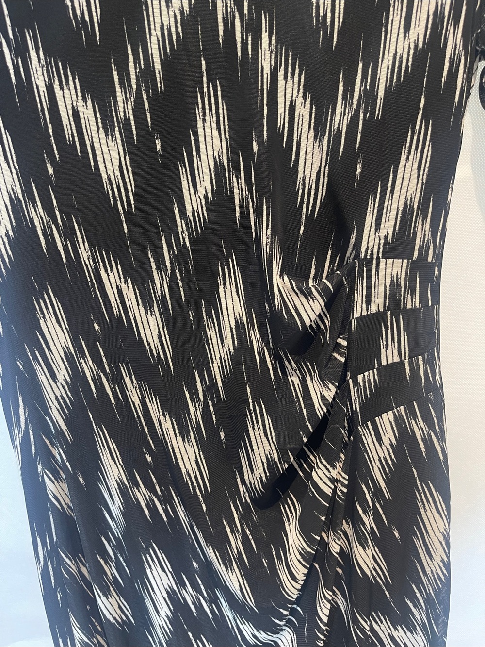 NINE WEST = Size 8 , Black & White Zigzag Maxi Dress - Women's Long Sleeve - Picture 8 of 12